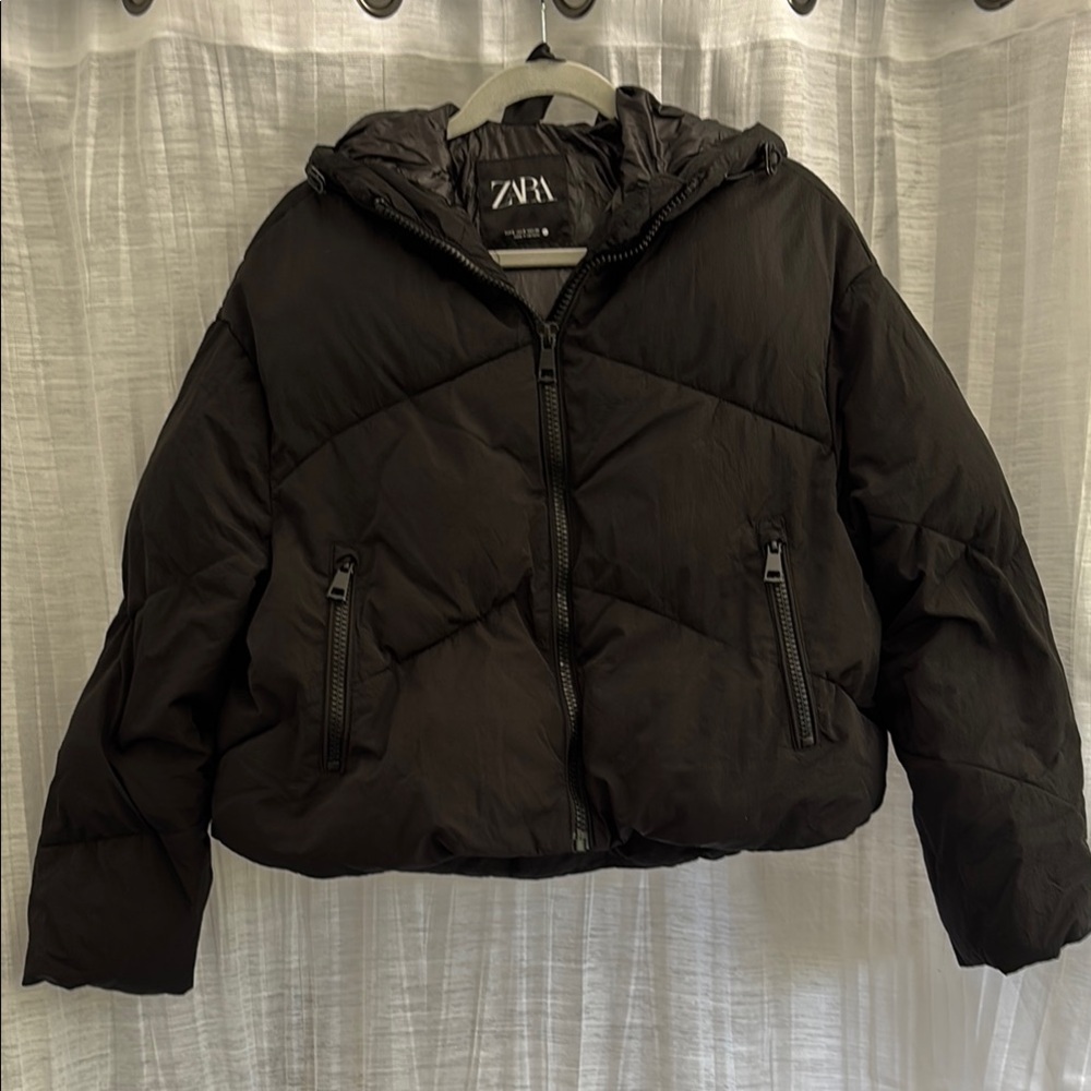 Zara Women's Black Puffer Jacket
